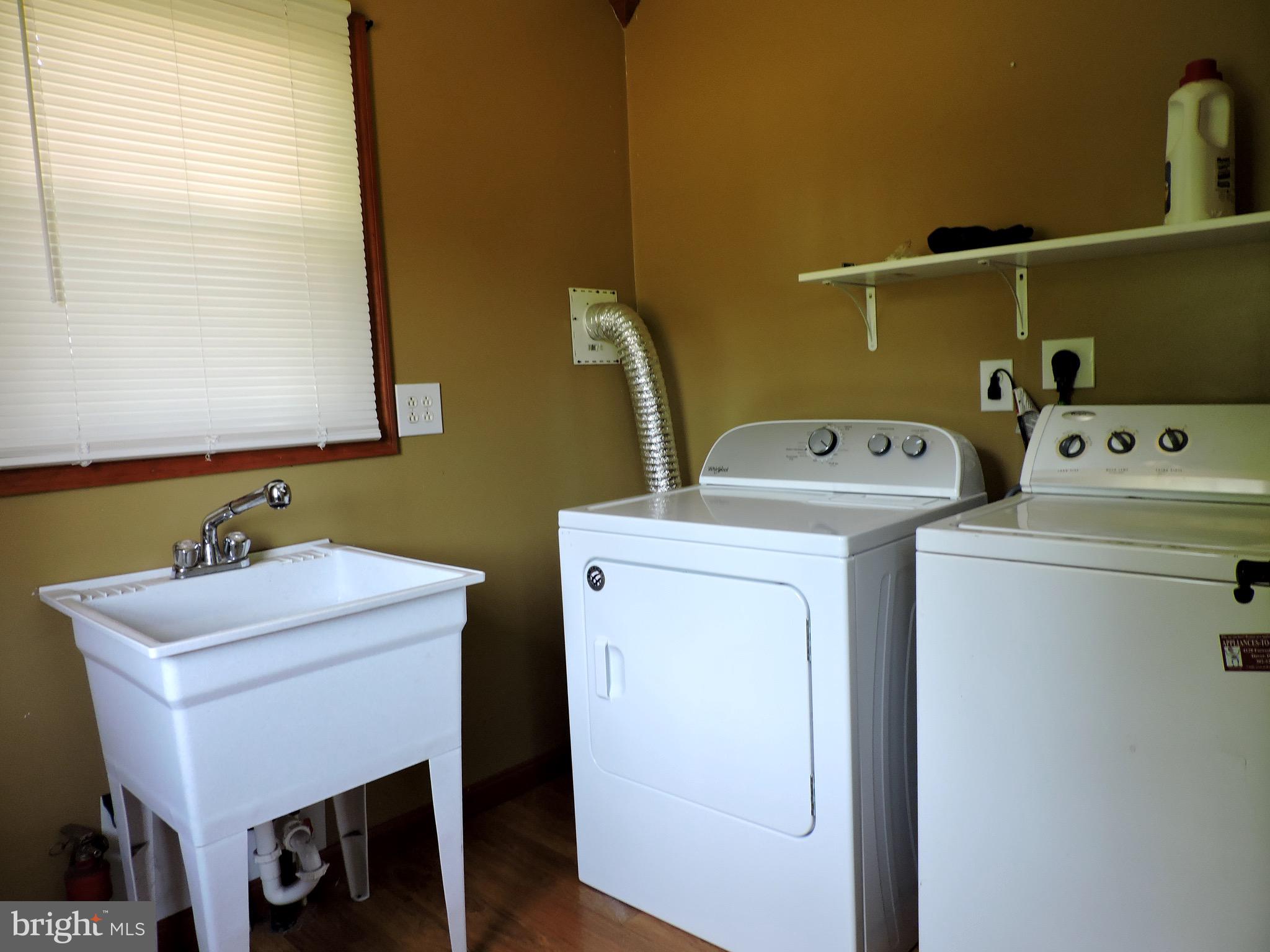 3961 Bryants Corner Road Hartly, DE 19953 - Photo 18 of 58 Laundry tub in Laundry room