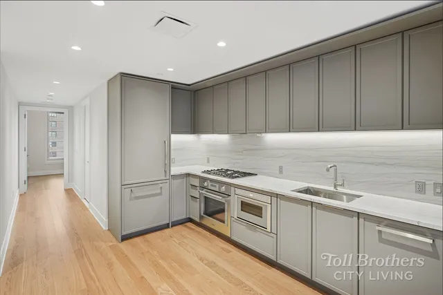 $1,420,000 | 218 West 103rd Street, Unit 10B | Upper West Side