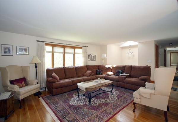 84 Yarmouth Road Norwood, MA 02062 - Photo 4 of 24 Gallery Image 4