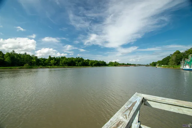 $229,900 | 4606 Highway 182, Patterson, LA 70392