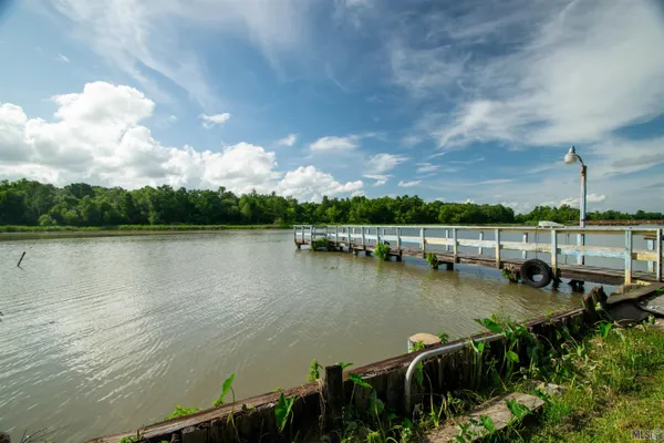 $229,900 | 4606 Highway 182, Patterson, LA 70392