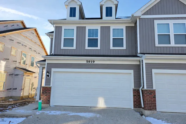 $3,200 | 5919 Hawkweed Drive, Unit 5919, Plainfield, IL 60585