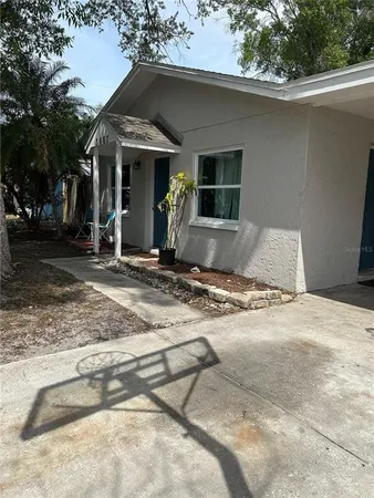 $2,100 | 3667 135th Avenue North, Largo, FL 33771