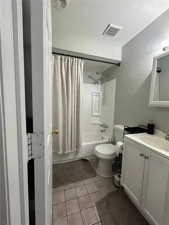 $2,100 | 3667 135th Avenue North, Largo, FL 33771
