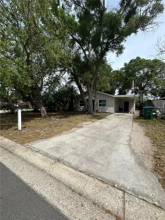 $2,100 | 3667 135th Avenue North, Largo, FL 33771
