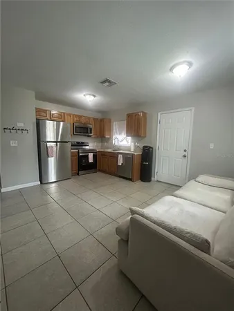 $2,100 | 3667 135th Avenue North, Largo, FL 33771