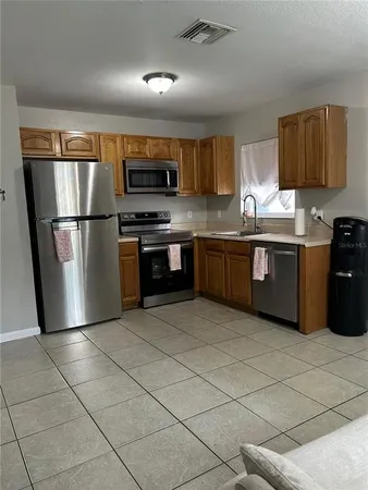 $2,100 | 3667 135th Avenue North, Largo, FL 33771