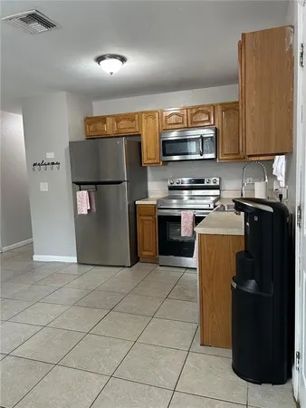 $2,100 | 3667 135th Avenue North, Largo, FL 33771