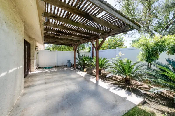 $285,000 | 2803 West Celeste Avenue, Unit 4, Fresno, CA 93711