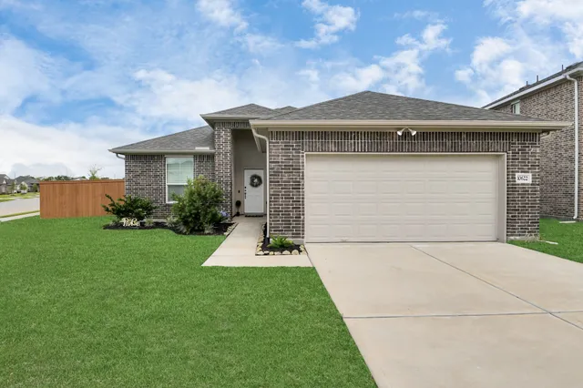 $2,775 | 10622 Cascade Crk Drive, Rosharon, TX 77583
