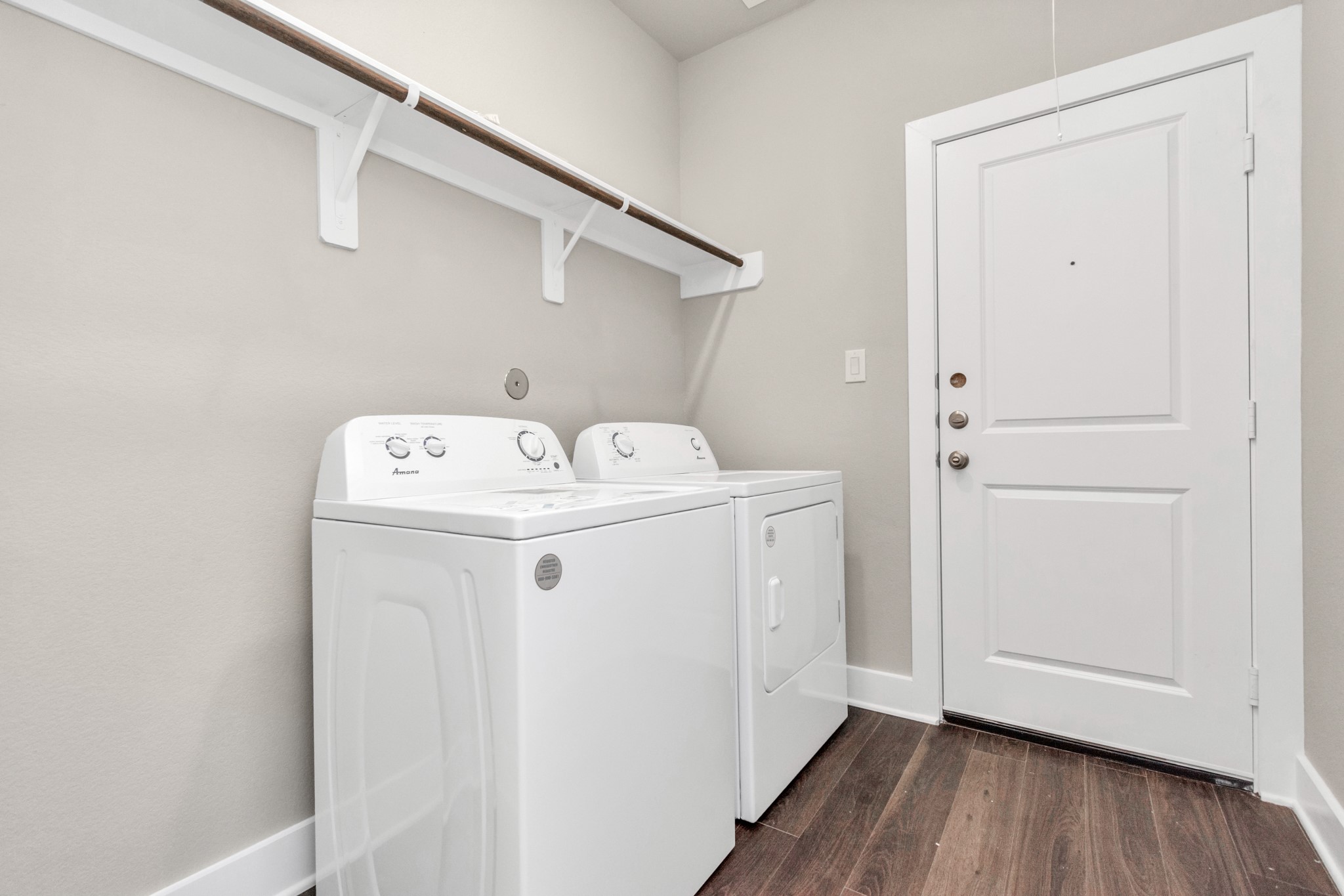 10622 Cascade Crk Drive Rosharon, TX 77583 - Photo 15 of 24 Washer and dryer are included with the in-house laundry room.