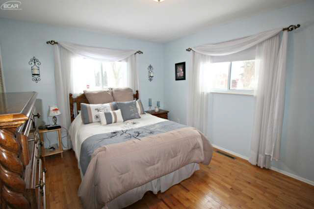 2332 Elms Road Swartz Creek, MI 48473 - Photo 11 of 22 21111118-10.JPG