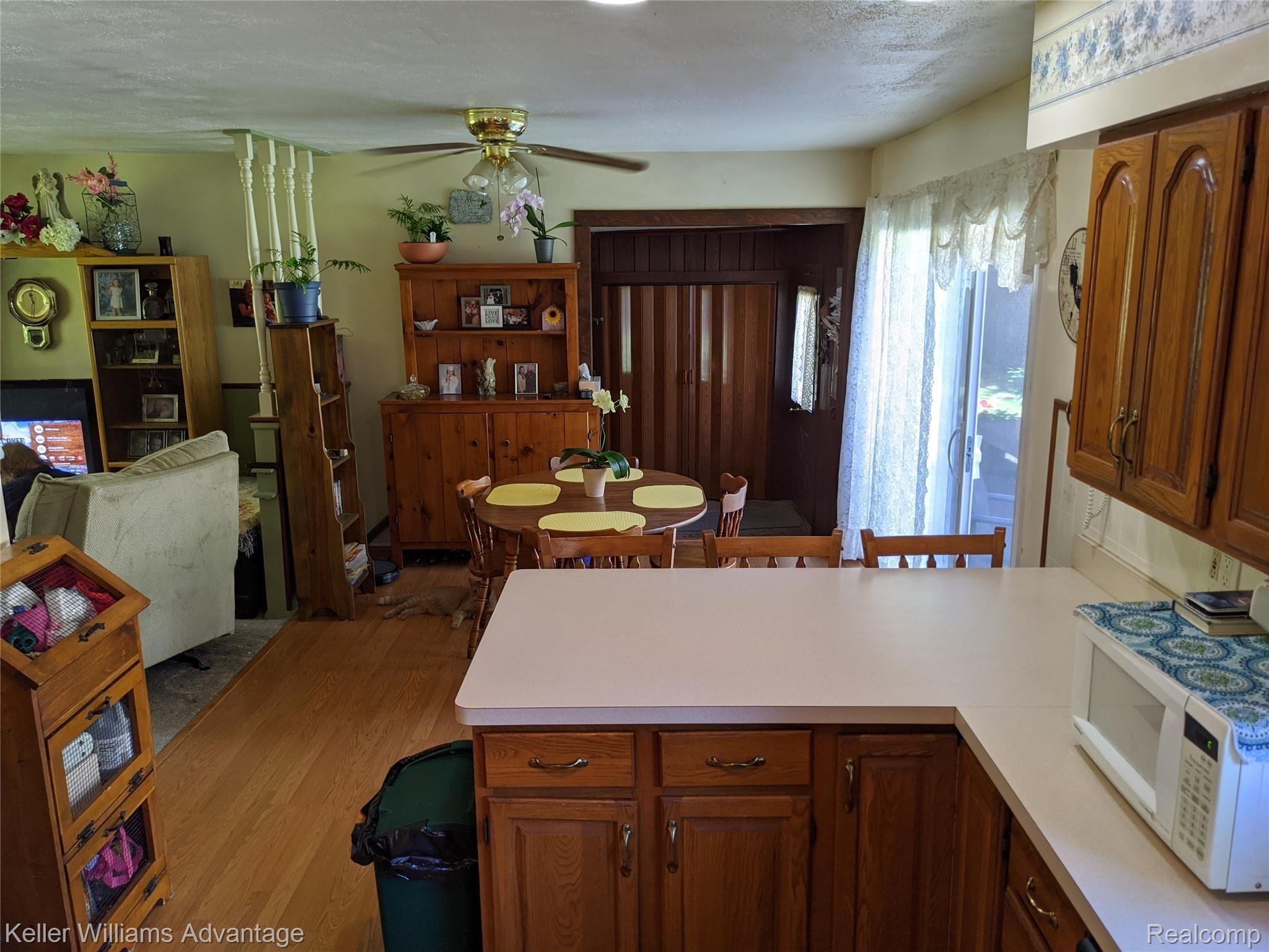 38360 Judd Road Belleville, MI 48111 - Photo 5 of 26 Kitchen and dining room view