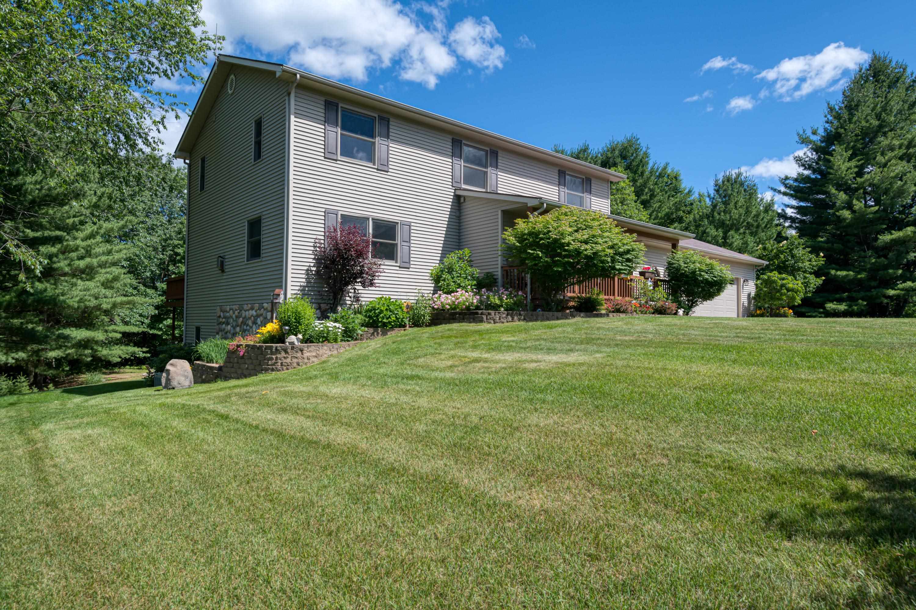 1025 Bass Lake Road Traverse City, MI 49685 - Photo 4 of 69 1925710-526e319f-e502-4b56-881f-04b0001f7c0b.JPG