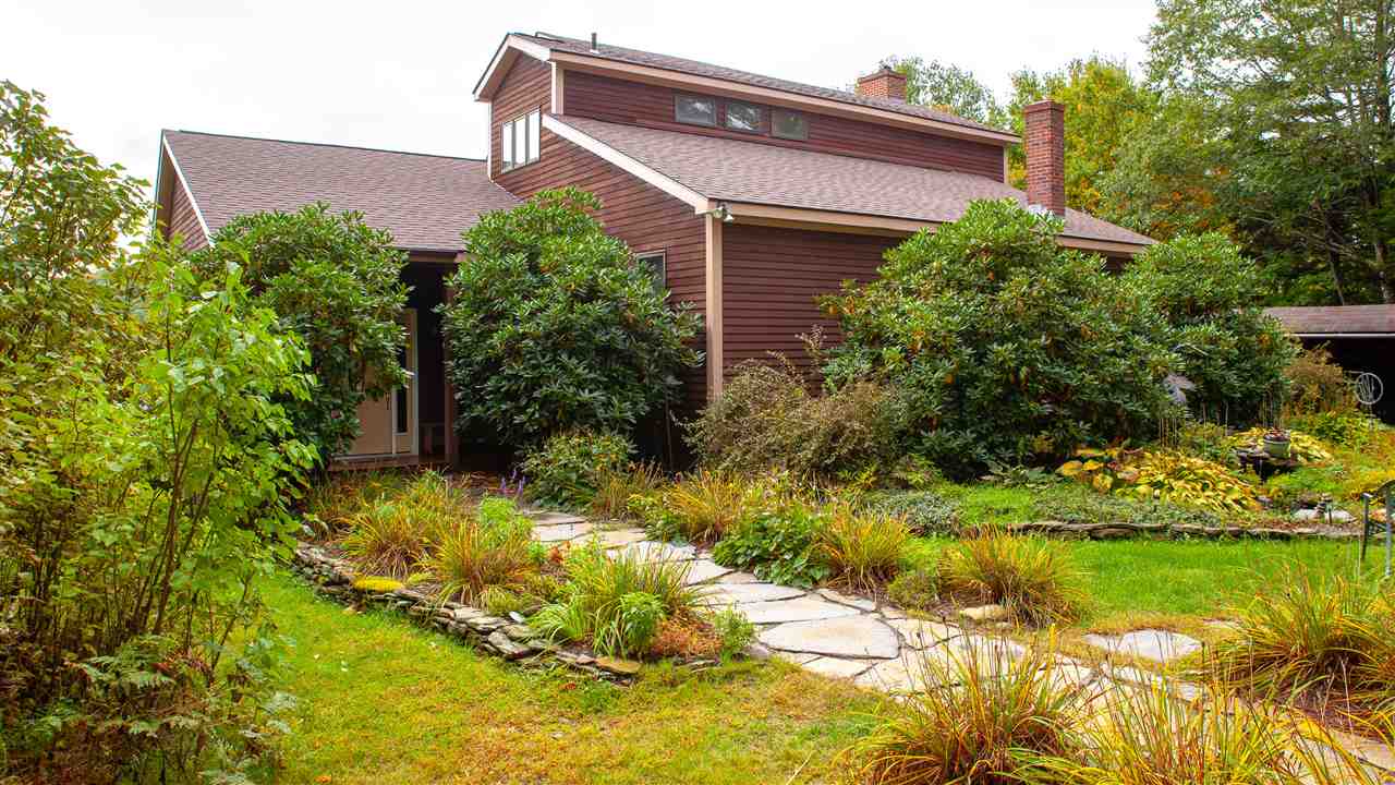 447 Hurricane Road Keene, NH 03431 - Photo 4 of 37 Gallery Image 4