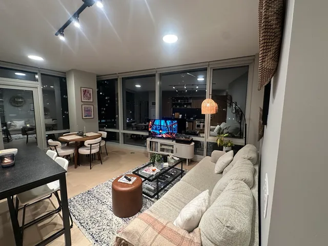 $4,000 | 920 North Wells Street, Unit 612, Chicago, IL 60610