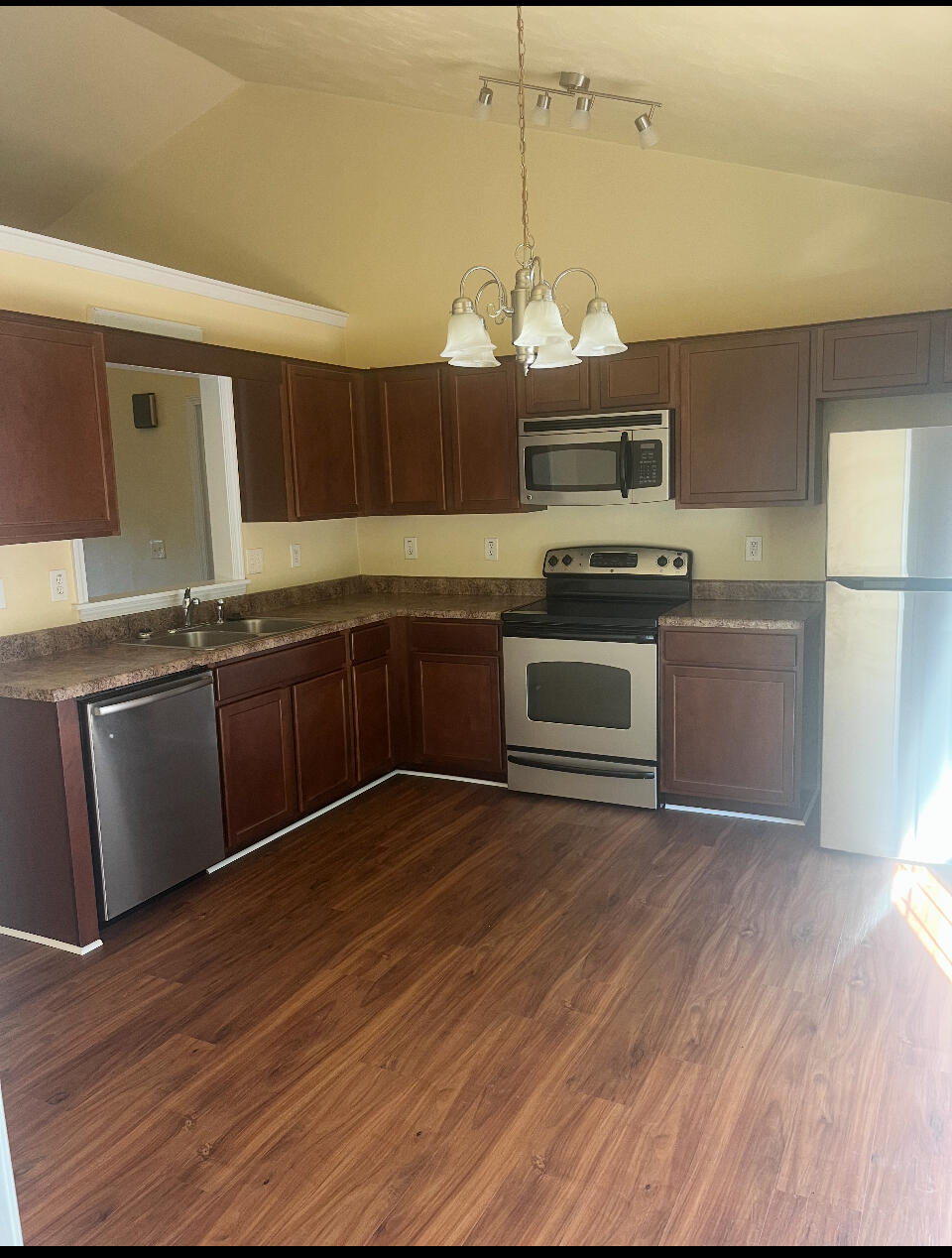 1932 Carlton Road Southwest Roanoke, VA 24015 - Photo 2 of 6 1000018280