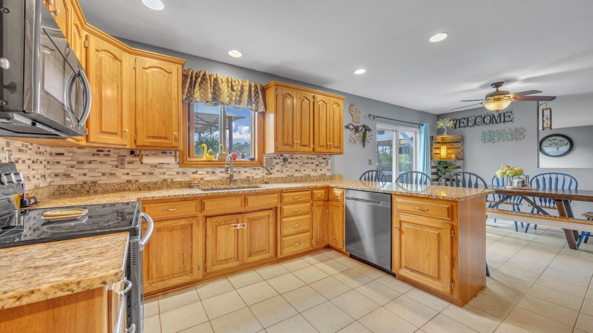 514 North Alverno Road Manitowoc Rapids, WI 54220 - Photo 3 of 44 Kitchen copy