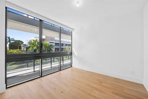 $3,095,000 | 160 Isle Of Venice Drive, Unit 302, Fort Lauderdale, FL 33301