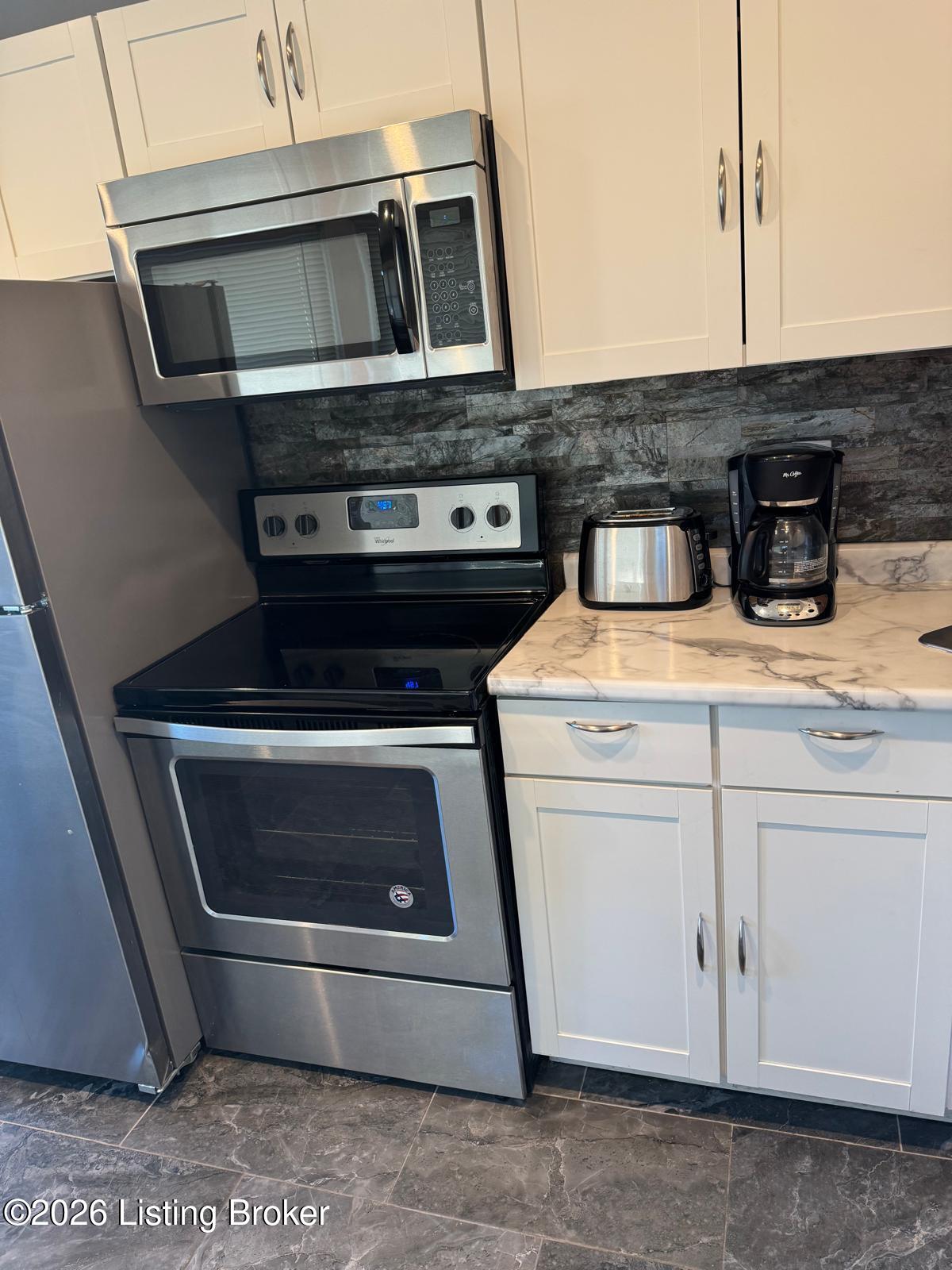 1905 Bardstown Road, Unit 2 Louisville, KY 40205 - Photo 17 of 31 17f7d4f6-7722-421b-9857-1d2975eb93f8