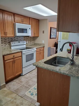 $2,000 | 412 Beach Park Lane, Unit 167, Cape Canaveral, FL 32920