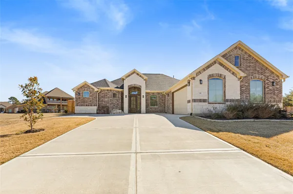 $550,000 | 311 Bentwood Drive, Montgomery, TX 77356