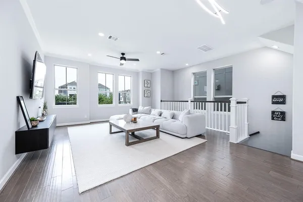 $2,650 | 2022 Groveland Glen Drive, Houston, TX 77051