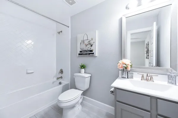 $2,650 | 2022 Groveland Glen Drive, Houston, TX 77051