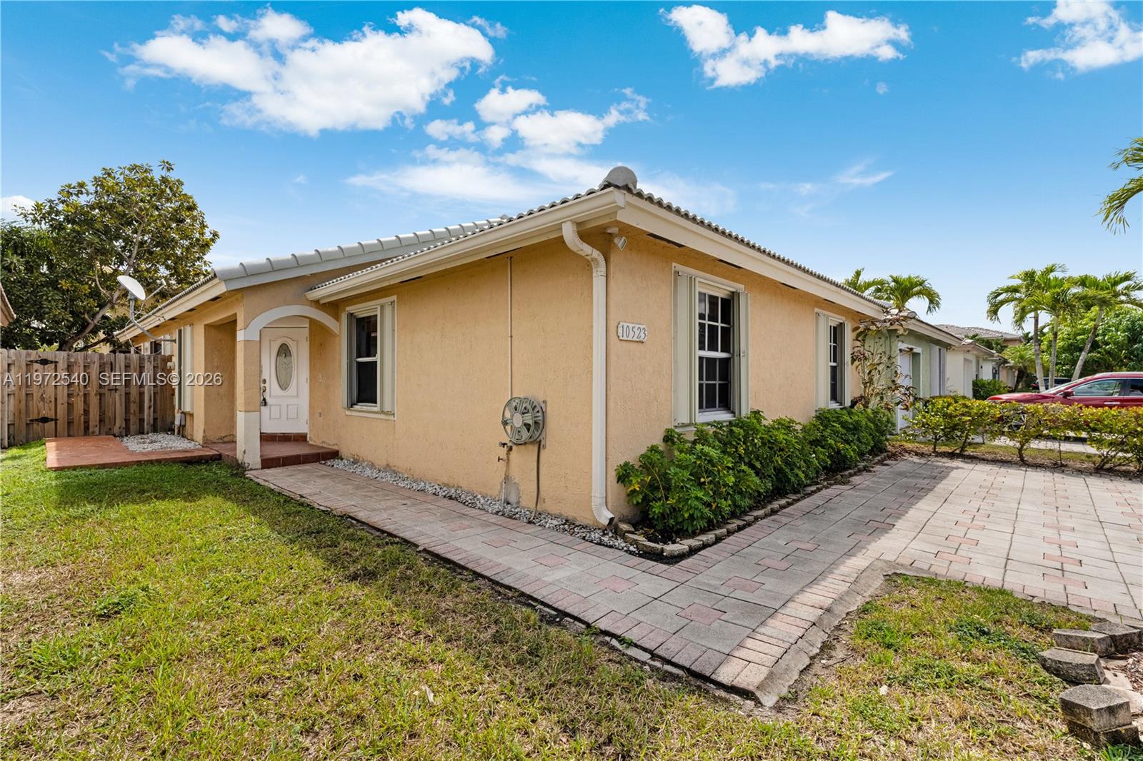 10523 Southwest 161st Place Miami, FL 33196 - Photo 3 of 34