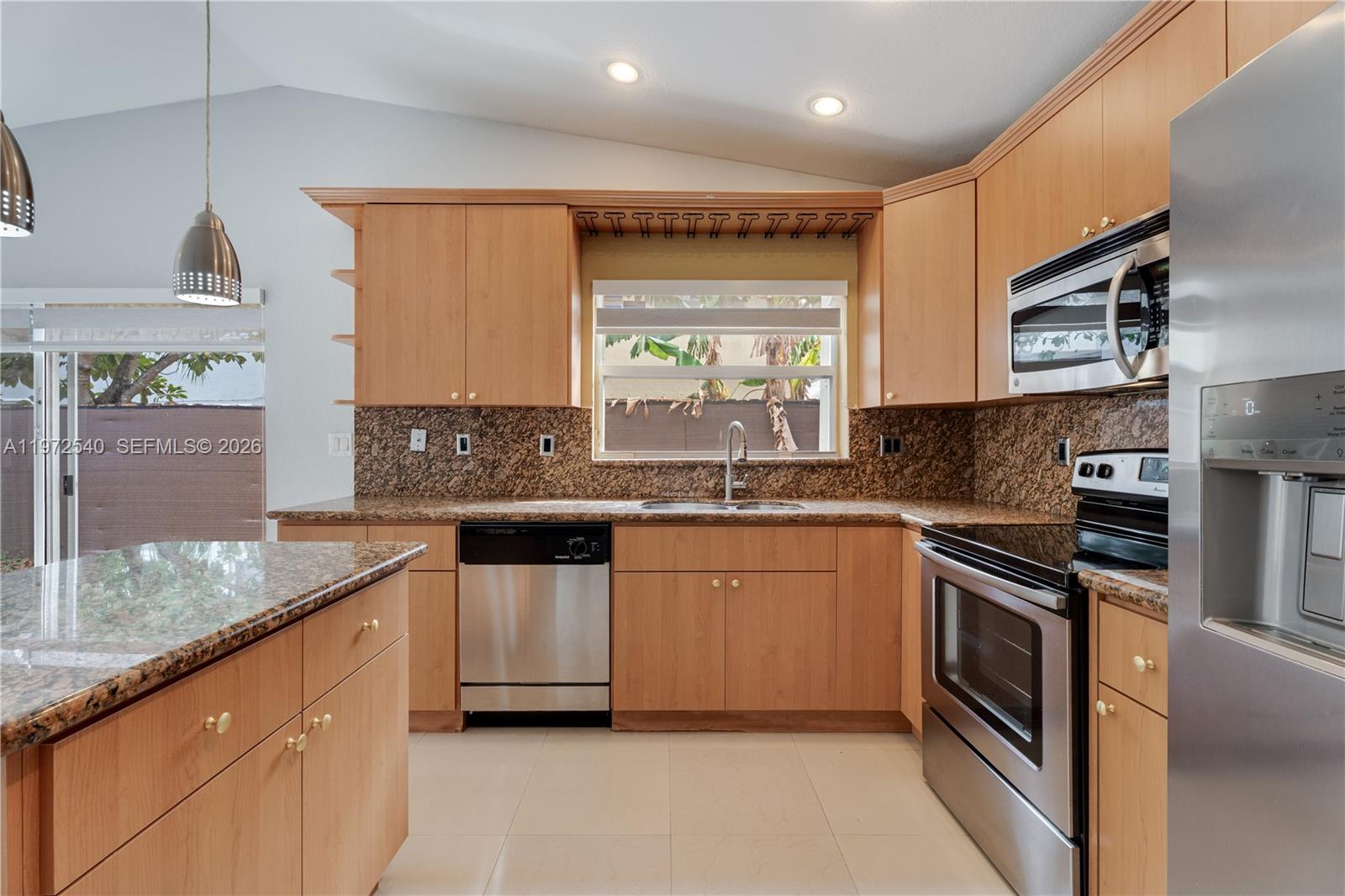 10523 Southwest 161st Place Miami, FL 33196 - Photo 7 of 34