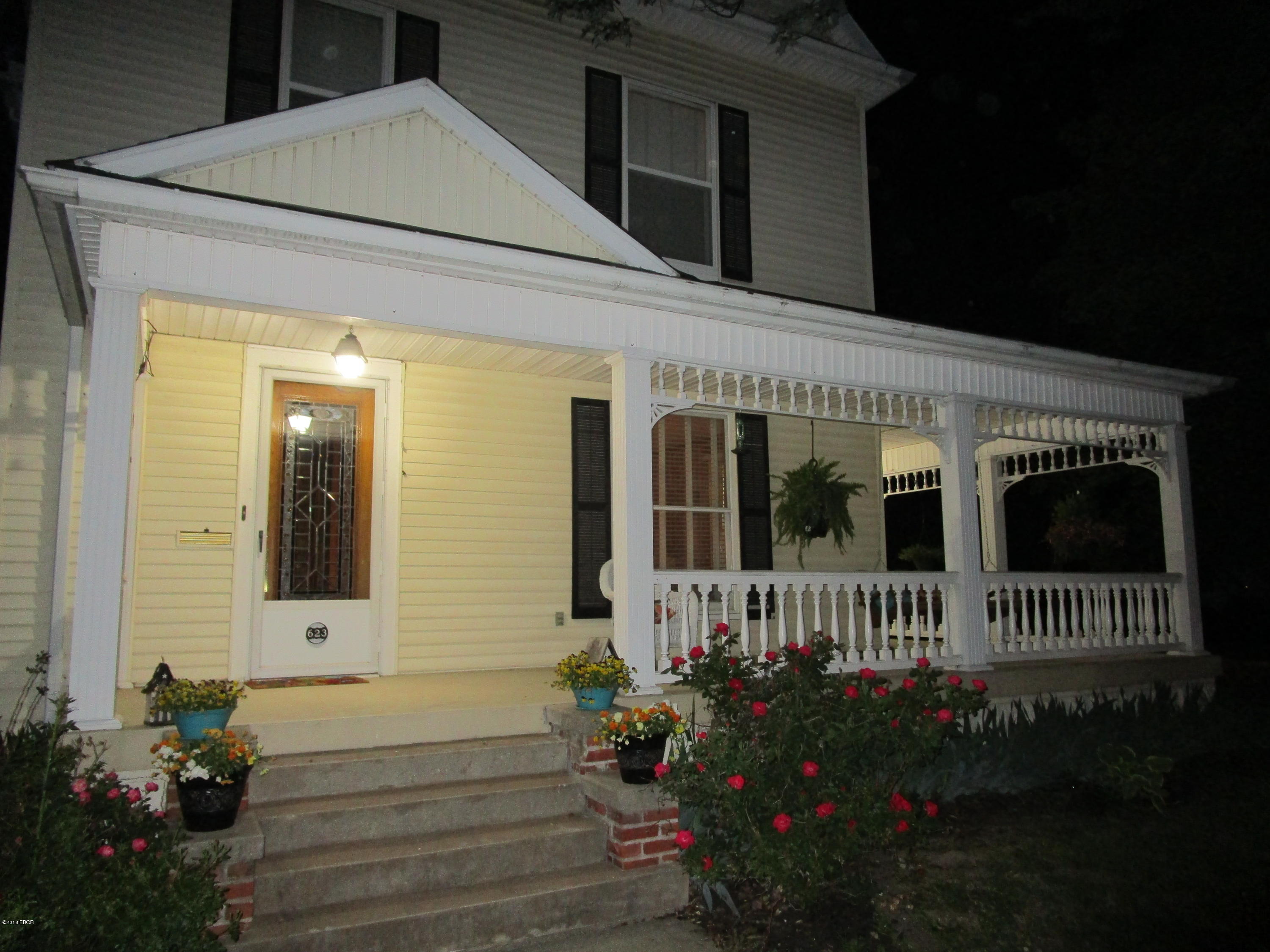 623 North Main Street Flora, IL 62839 - Photo 4 of 50 Gallery Image 4