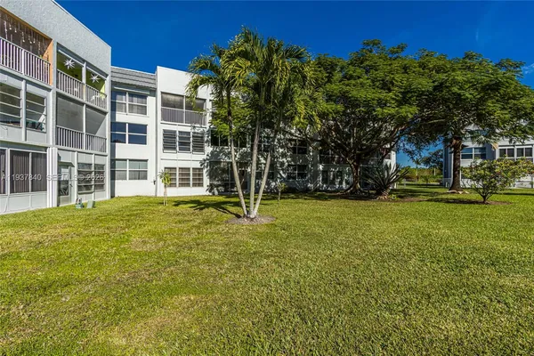 $85,000 | 6650 Royal Palm Boulevard, Unit 204C, Margate, FL 33063