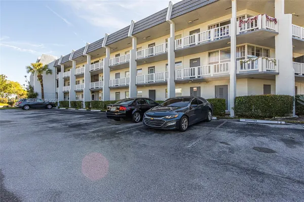 $85,000 | 6650 Royal Palm Boulevard, Unit 204C, Margate, FL 33063