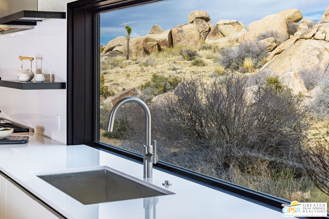 1653 Roadrunner Rut Pioneertown, CA 92268 - Photo 15 of 60