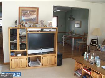215 Cedarbrook Road Sicklerville, NJ 08081 - Photo 2 of 12 Living Room