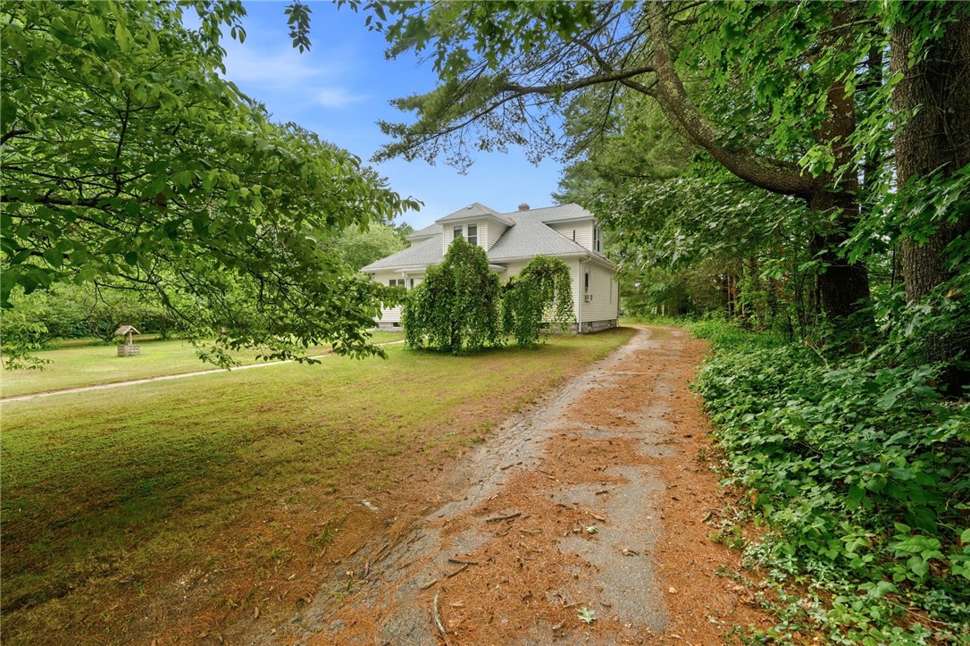 125 Arcadia Road Hopkinton, RI 02832 - Photo 4 of 50
