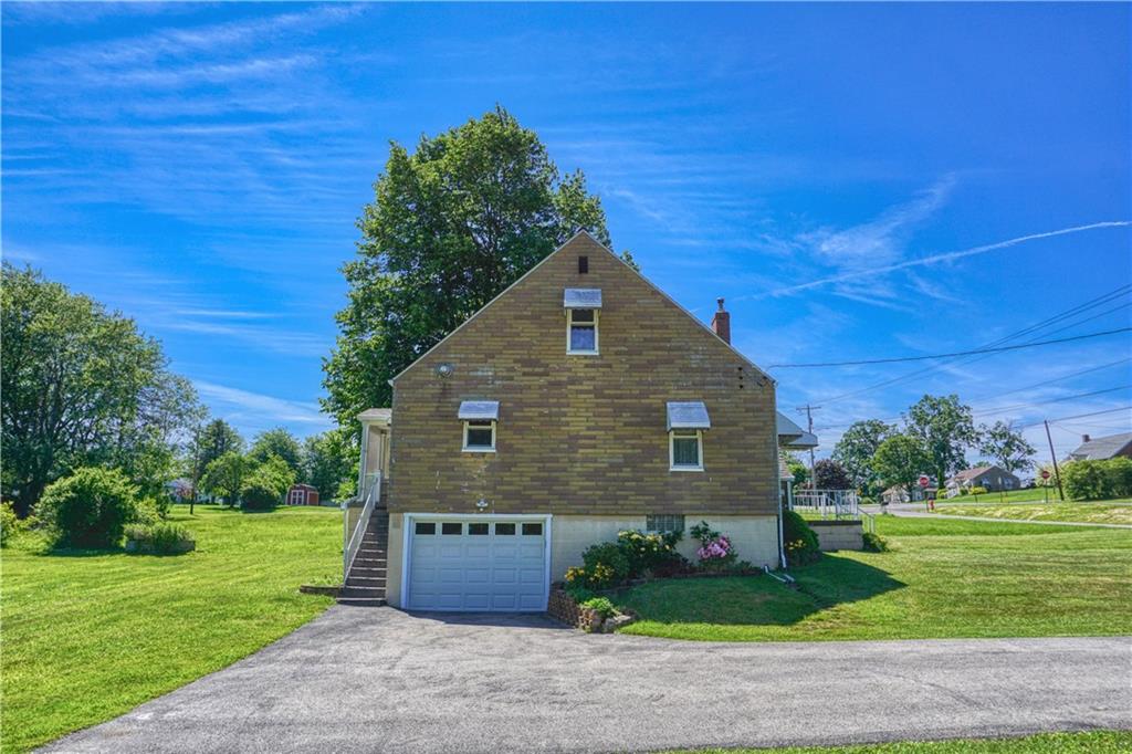 215 Highfield Road Butler, PA 16001 - Photo 3 of 23 Gallery Image 3