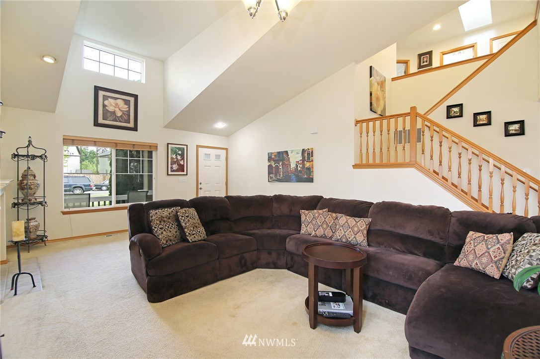 4619 152nd Place Southeast Bothell, WA 98012 - Photo 3 of 23