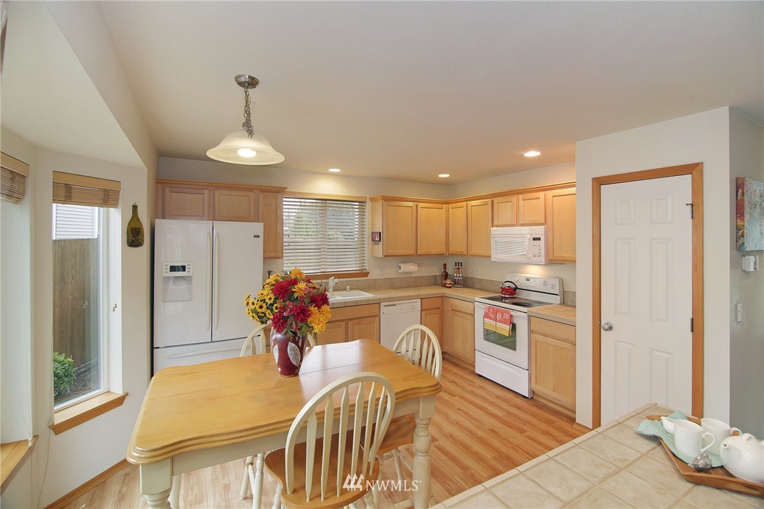 4619 152nd Place Southeast Bothell, WA 98012 - Photo 8 of 23