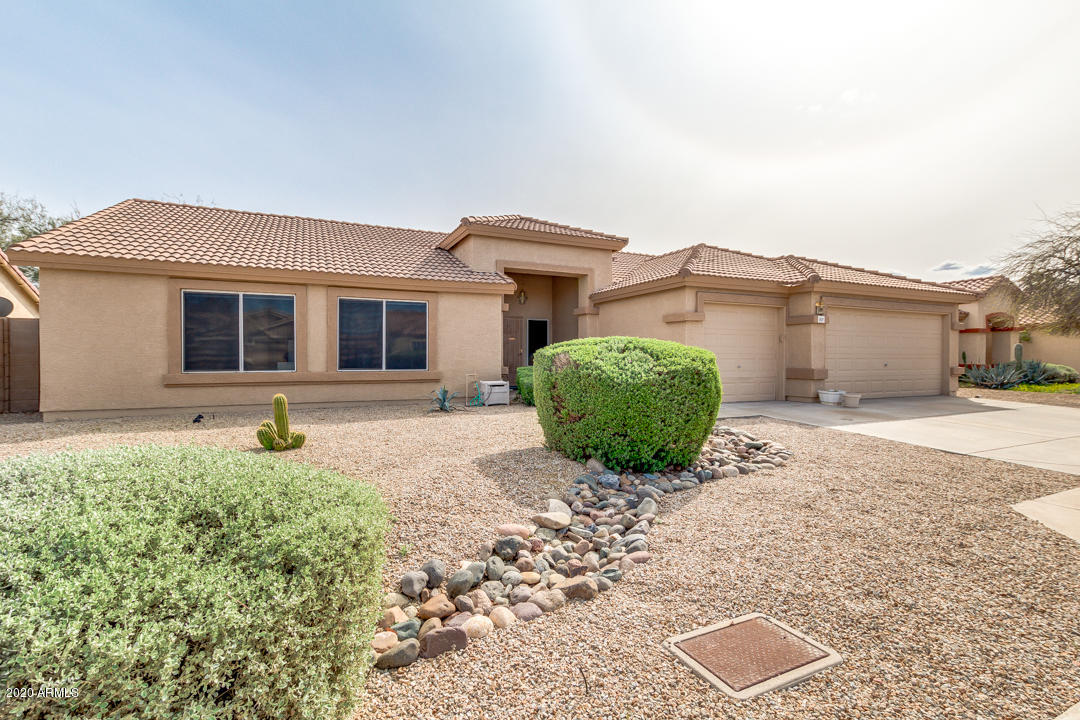 1429 East Darrel Road Phoenix, AZ 85042 - Photo 3 of 32 03-Darrel