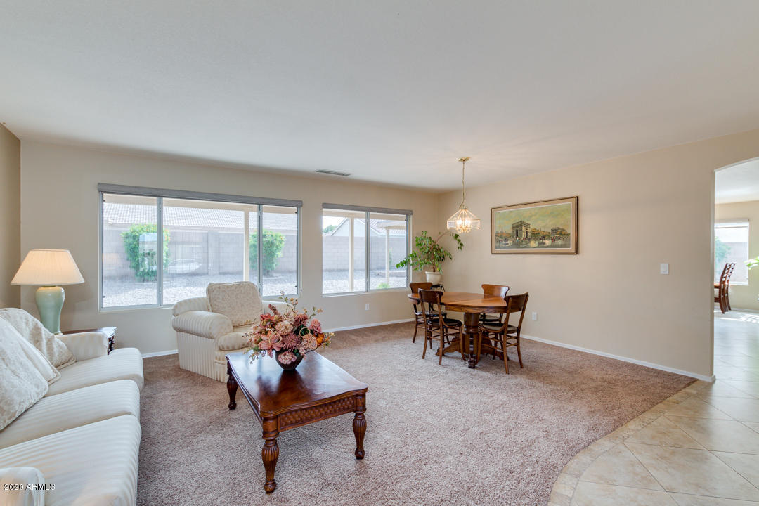 1429 East Darrel Road Phoenix, AZ 85042 - Photo 5 of 32 05-Darrel