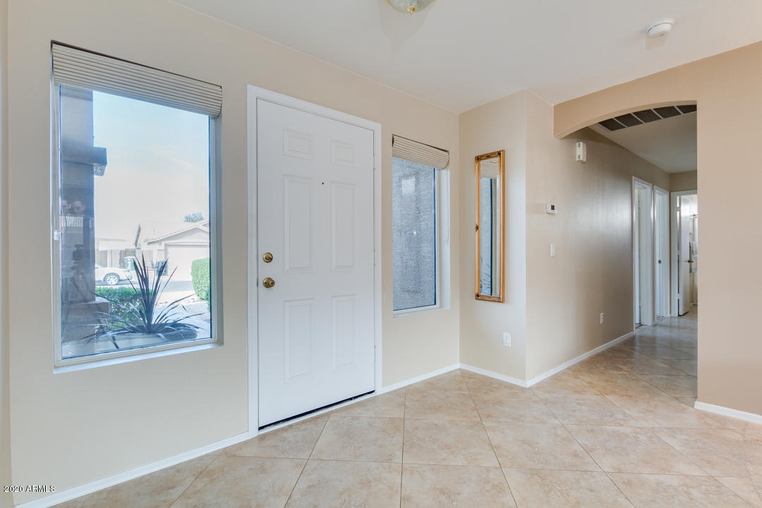1429 East Darrel Road Phoenix, AZ 85042 - Photo 7 of 32 07-Darrel