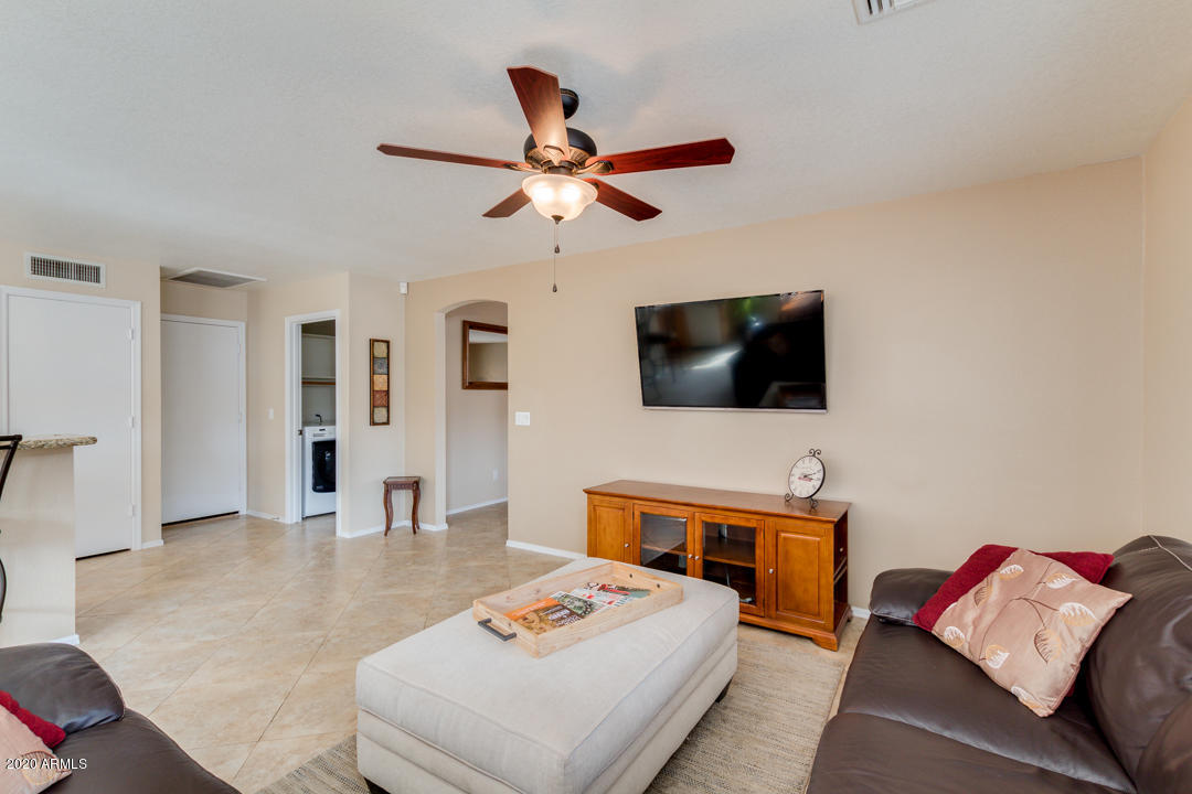 1429 East Darrel Road Phoenix, AZ 85042 - Photo 10 of 32 10-Darrel
