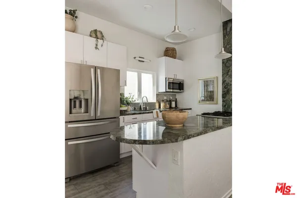 $1,395,000 | 8326 Kirkwood Drive, Los Angeles, CA 90046