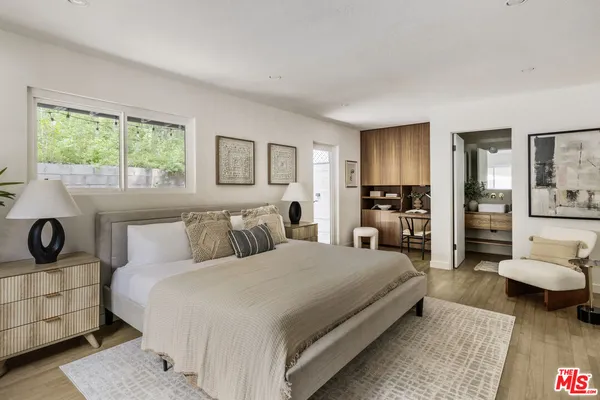 $1,395,000 | 8326 Kirkwood Drive, Los Angeles, CA 90046
