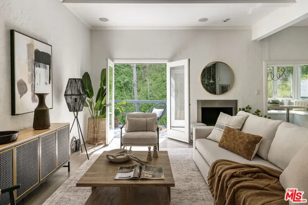 $1,395,000 | 8326 Kirkwood Drive, Los Angeles, CA 90046