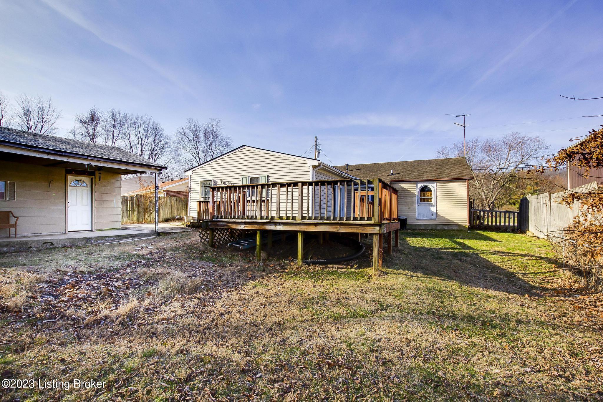 9721 Ranger Road Louisville, KY 40229 - Photo 14 of 16 Backyard