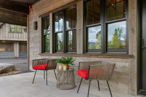 $6,300,000 | 561 Stewart McKay, Truckee, CA 96161