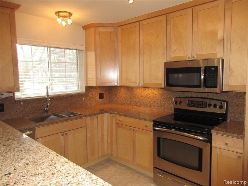 3501 West 14 Mile Road, Unit 13 Royal Oak, MI 48073 - Photo 2 of 20