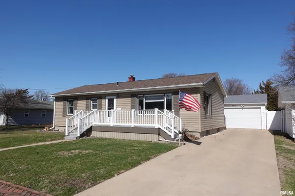 $139,000 | 667 Benard Street, Galesburg, IL 61401
